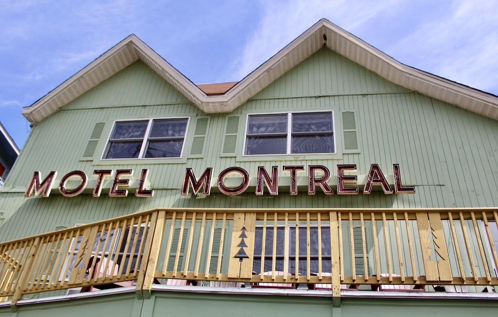 The Motel Montreal 2/69