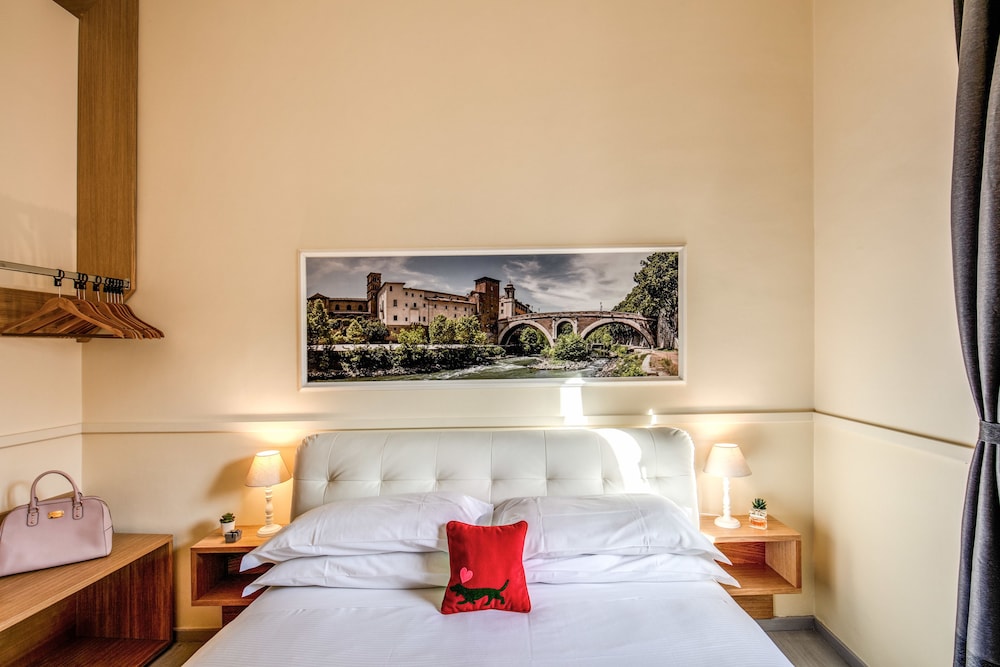 Tritone Top House 22/83