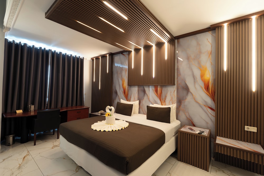 Elegance Hotel & Casino 10/50