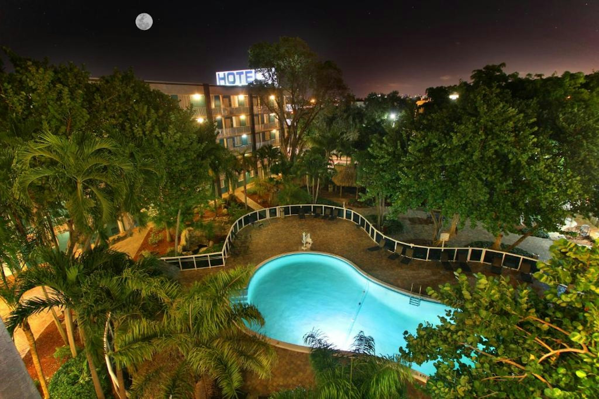 Fort Lauderdale Grand Hotel 64/68