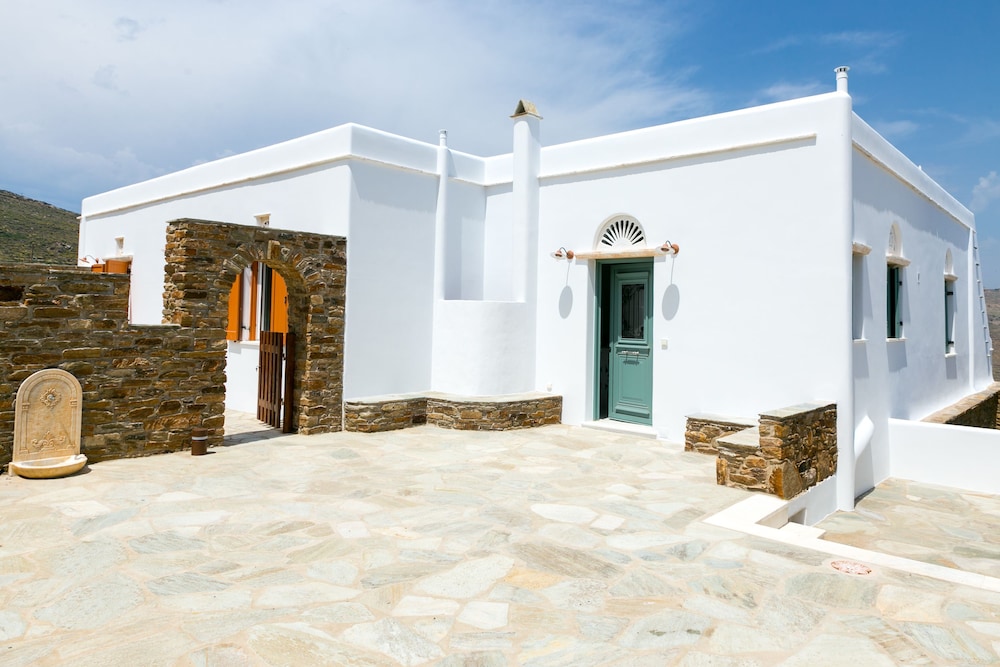 Imarkellis Boutique Villas 3/47
