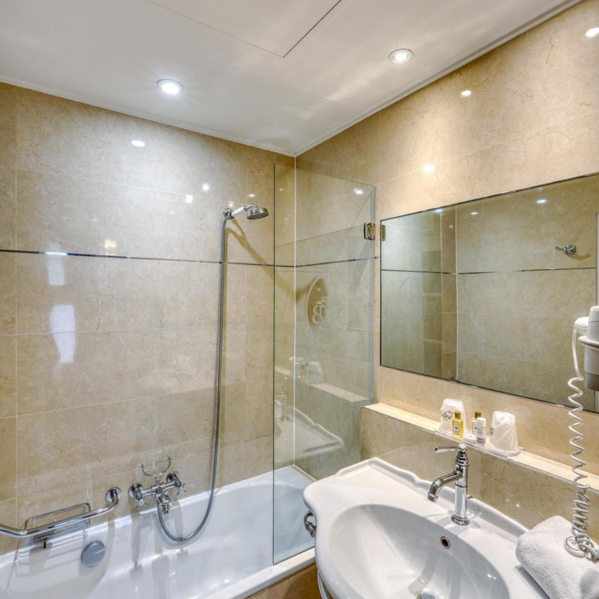 غرفة سوبيريور بسرير كينج، Hotel Belfast 8/10