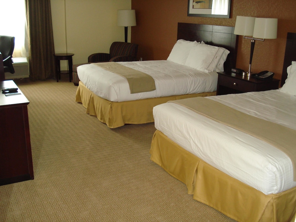 Holiday Inn Express Hotel Suites Ft Lauderdale N Exec Airport 24/76