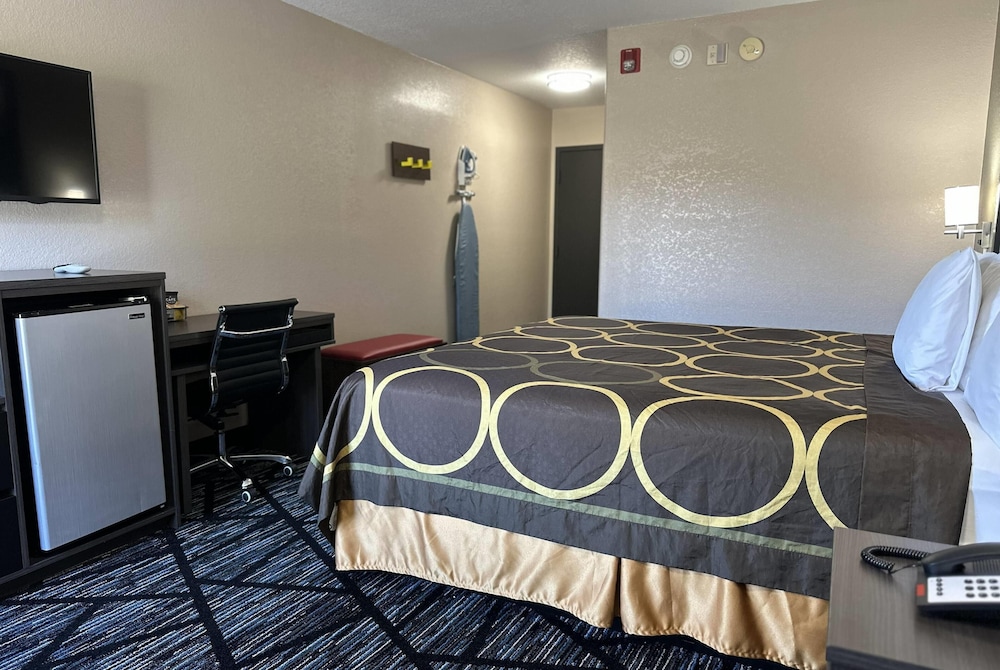 Super 8 by Wyndham Kinder/Coushatta near Casino 20/38