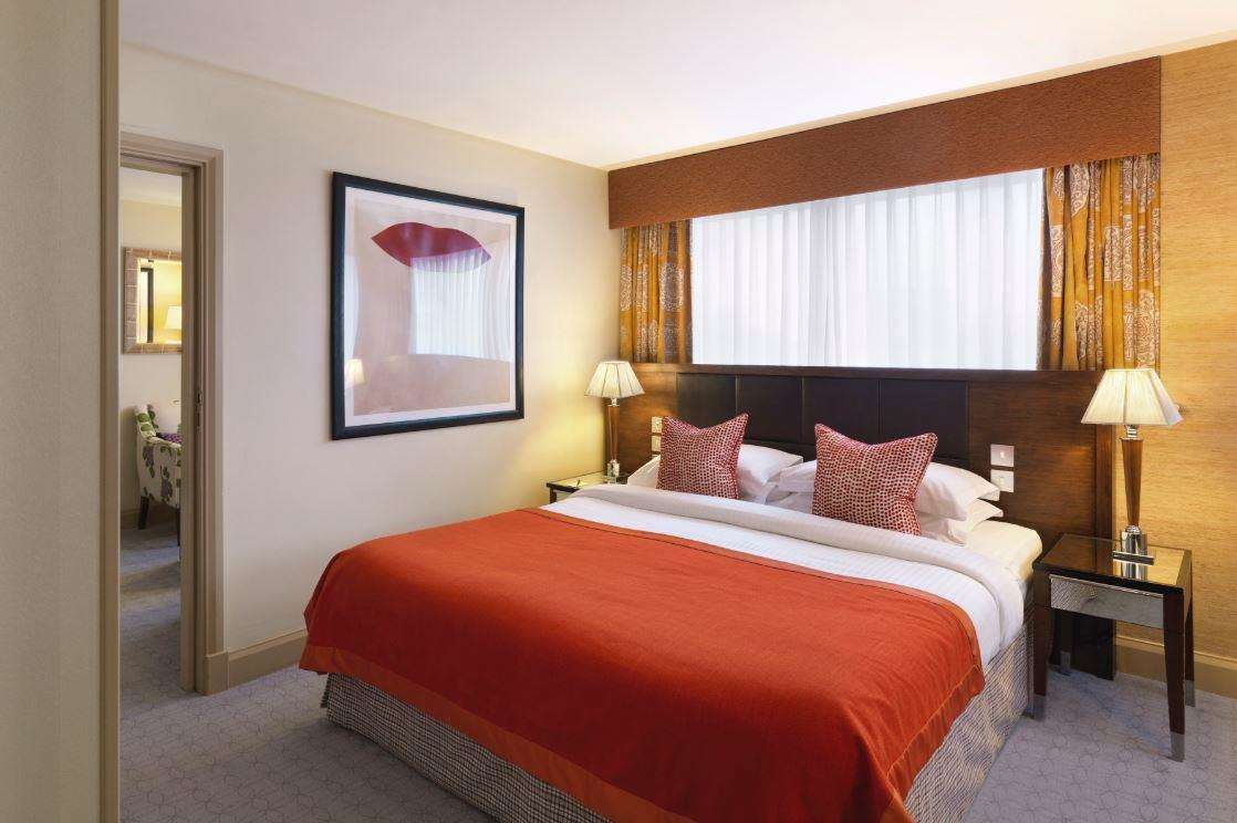 THE MANDEVILLE HOTEL 15/62