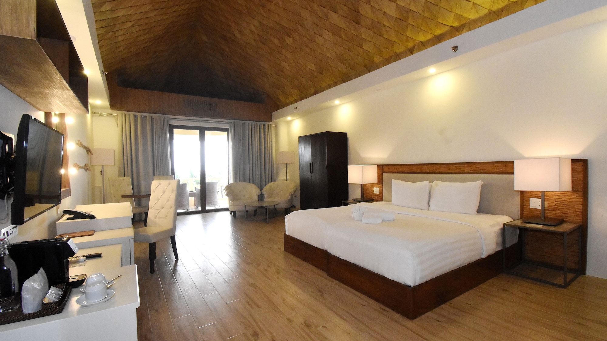 Honeymoon Suite
