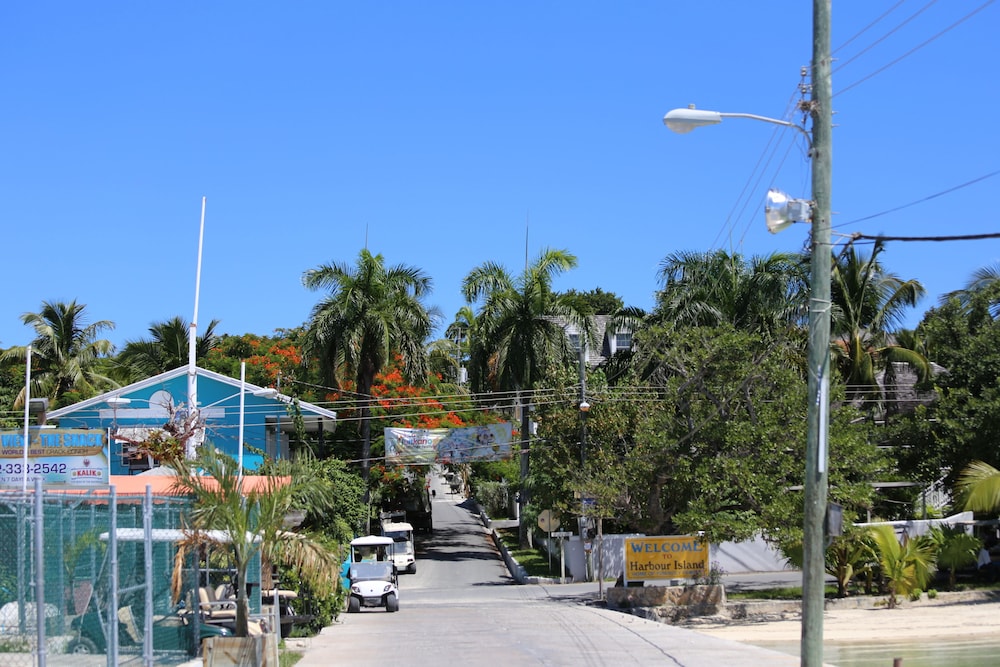 Tingum Village Hotel 33/50