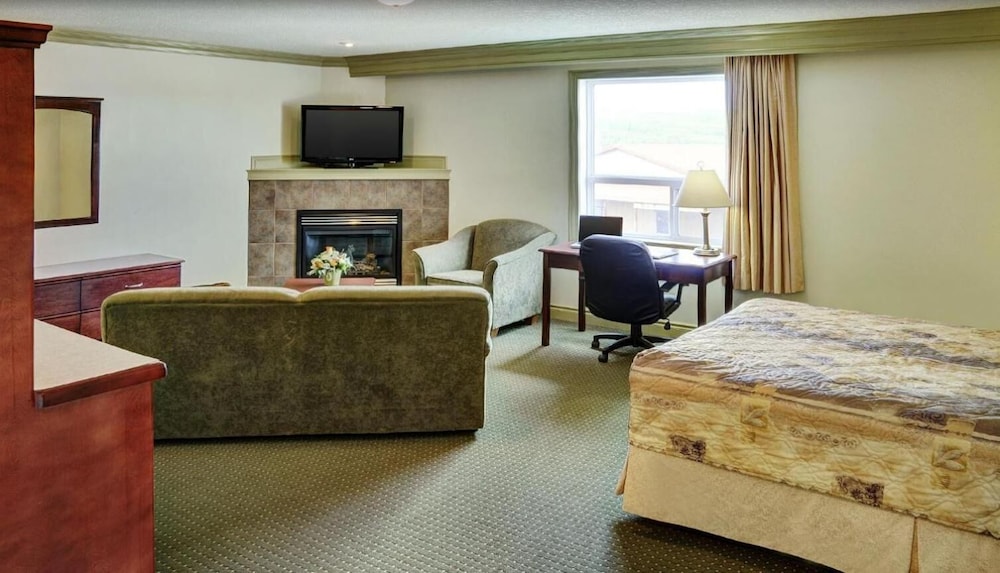Nova Inn Peace River 7/19