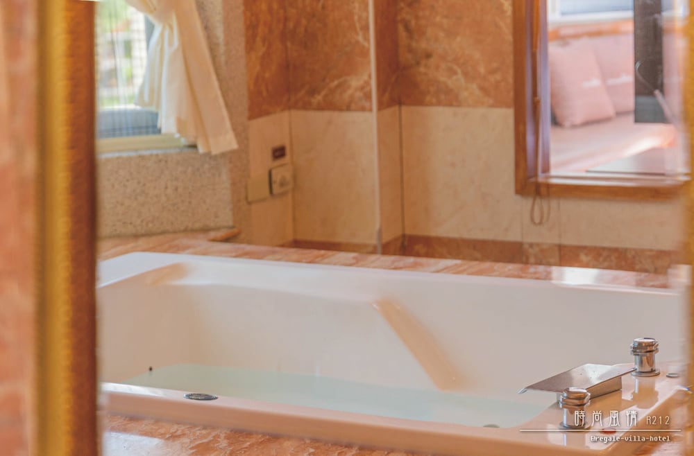 Regale Villa Hotel 73/73