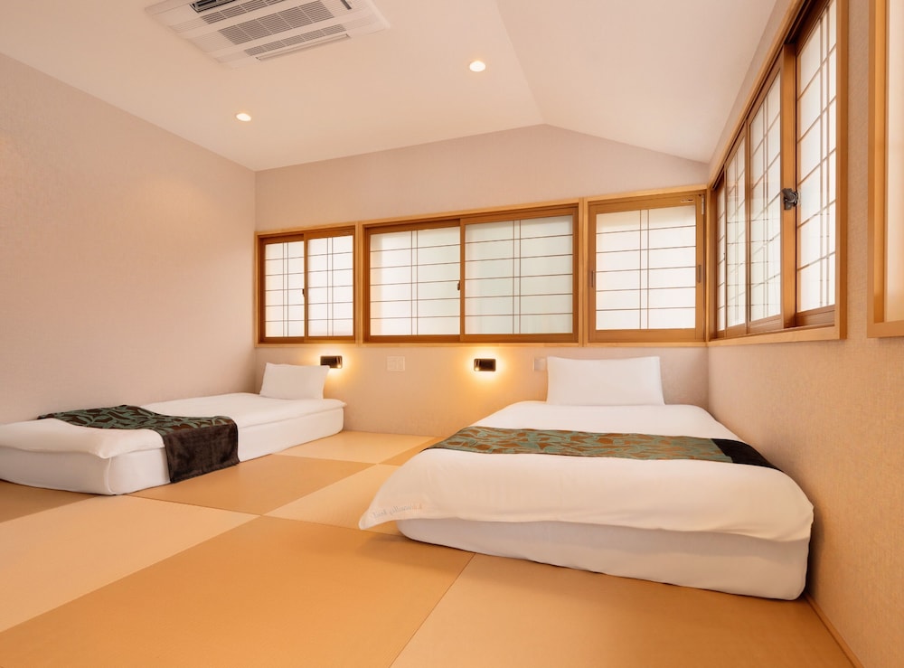 FAMILY, DOUBLE BED