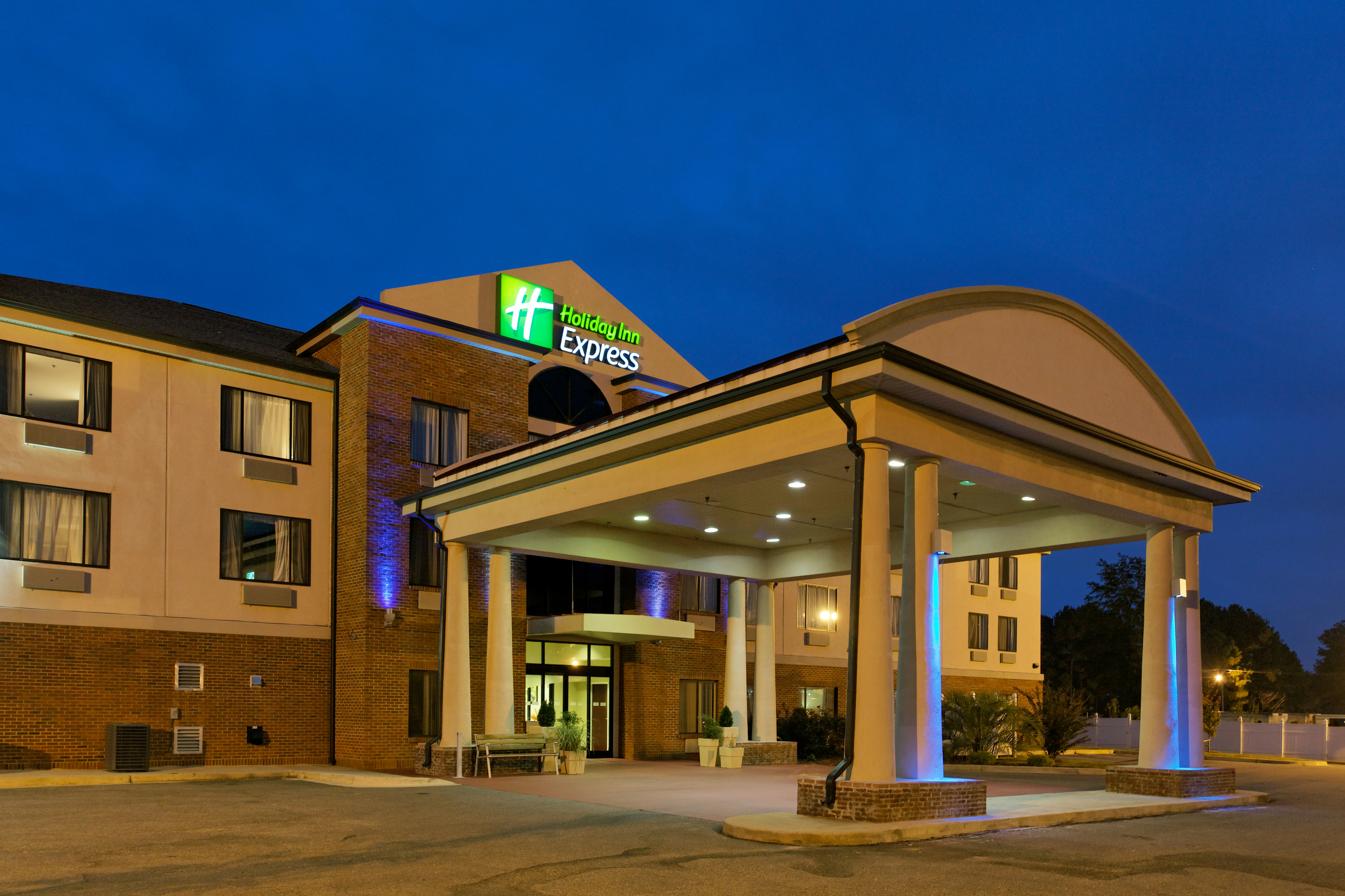 Holiday Inn Express Hotel And Suites Sylacauga 4/52