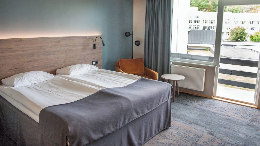 Plus, Double Bed