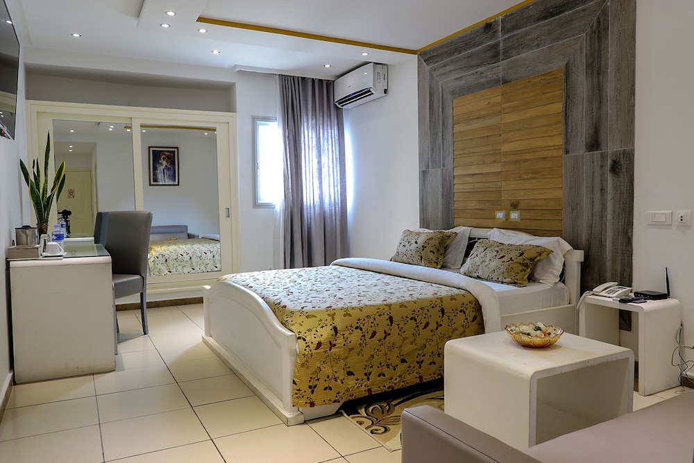 Miliet Hotel 13/30