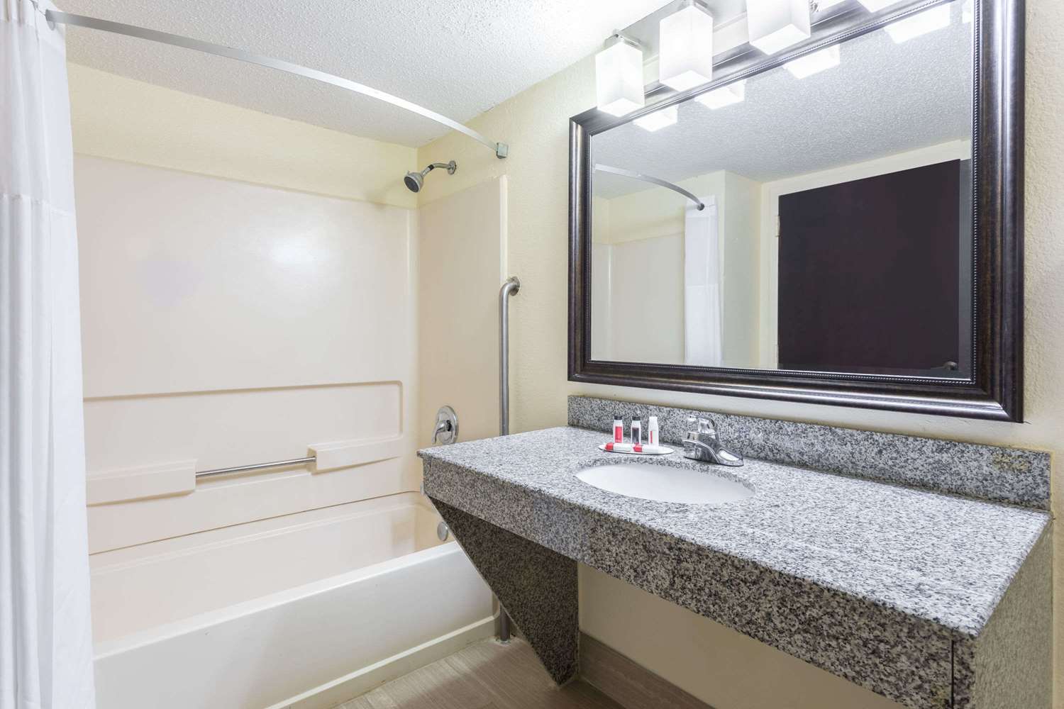 Days Inn by Wyndham Newberry 8/8