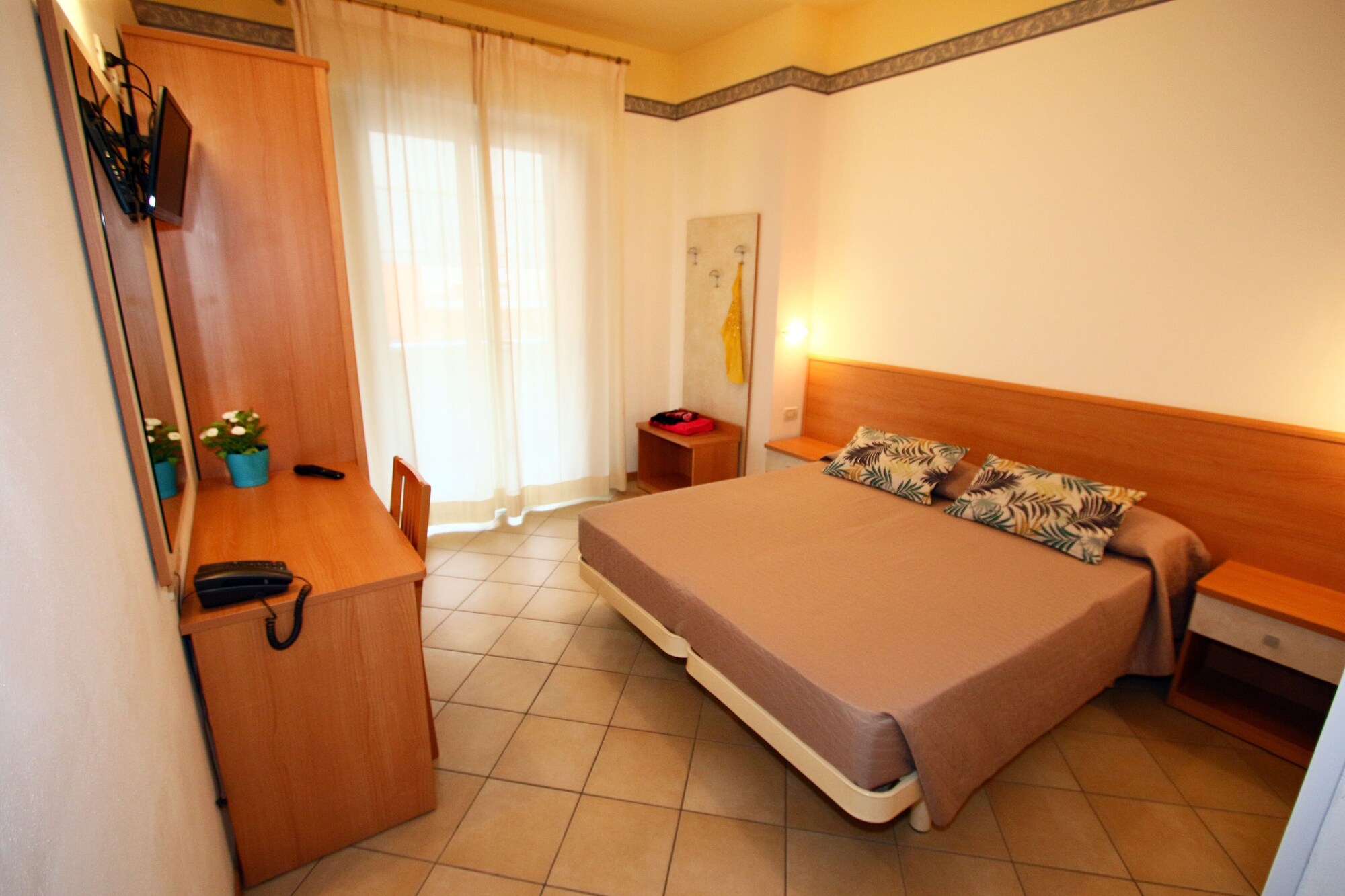 COMFORT, DOUBLE OR TWIN BED
