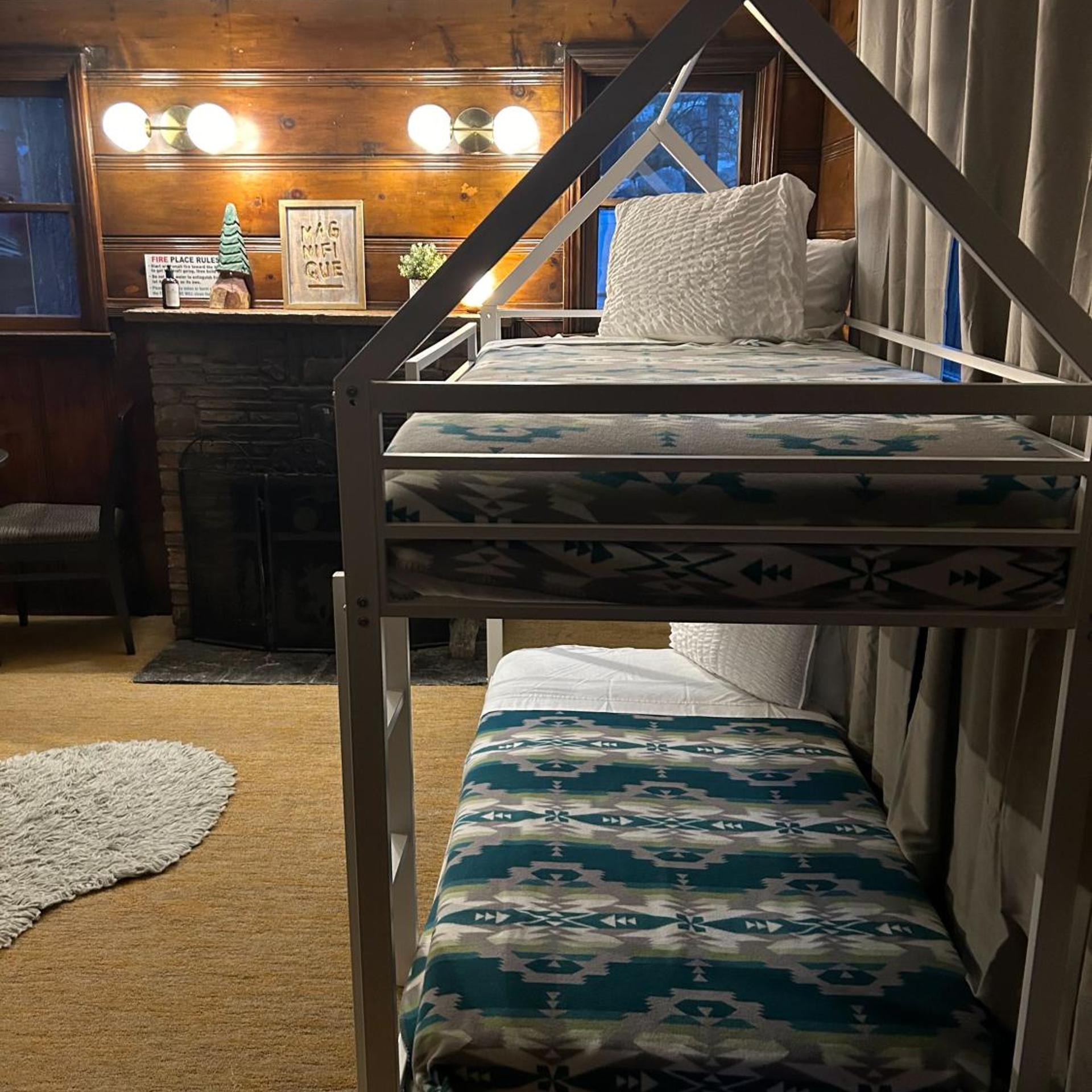 Three Pines Cabins 21/50