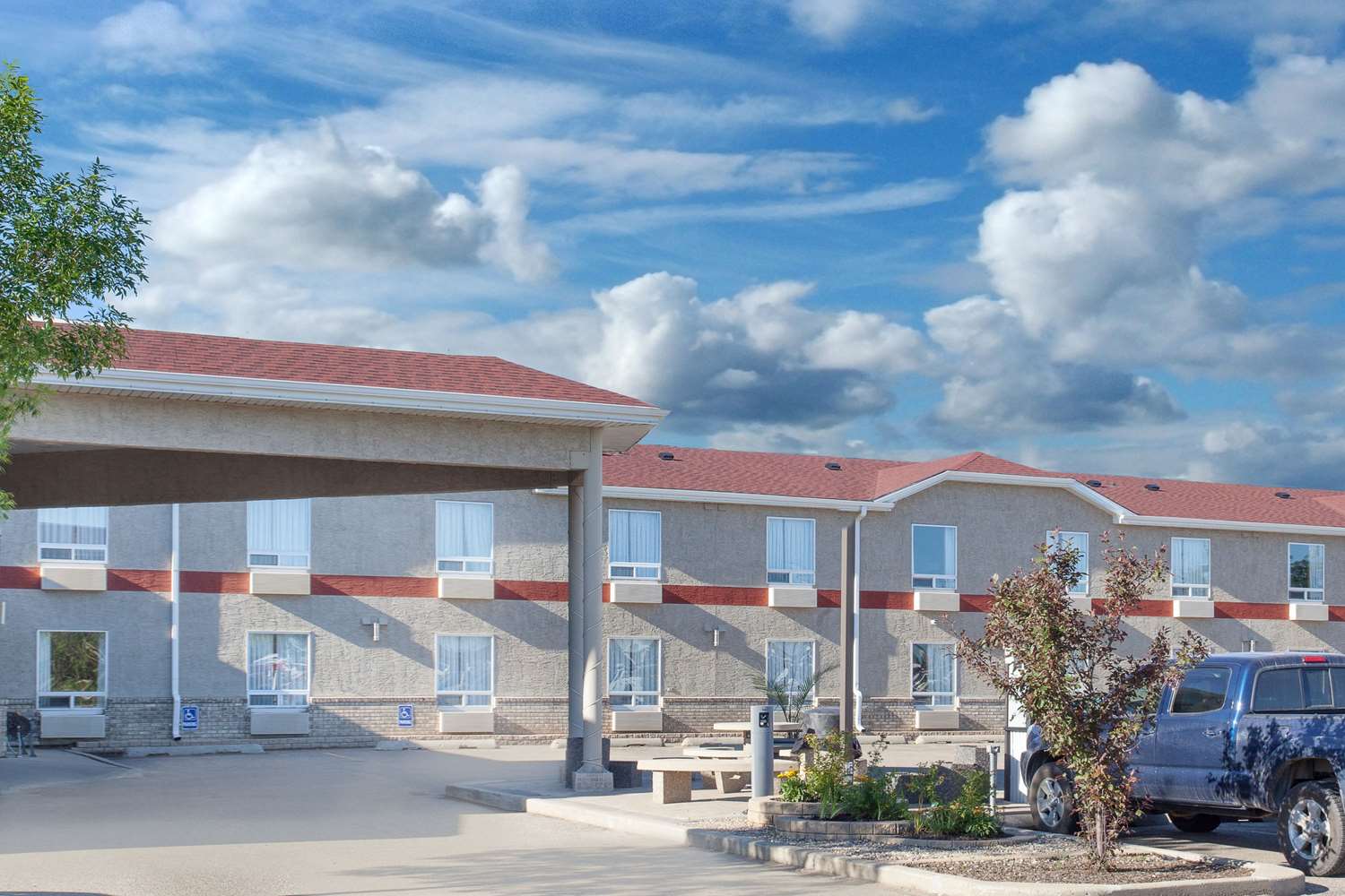 Super 8 by Wyndham Brandon MB 1/10
