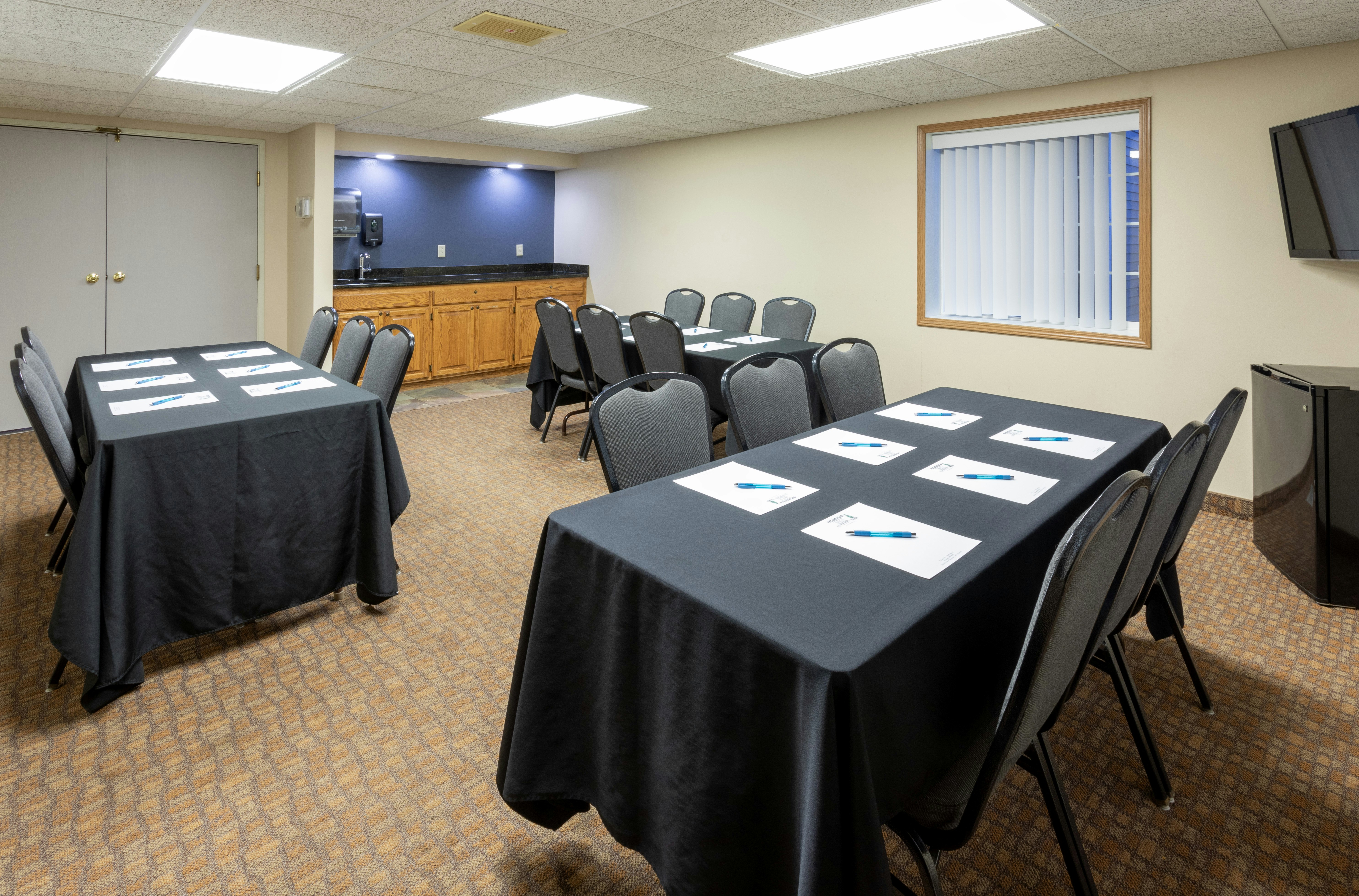 Paynesville Inn And Suites 21/24