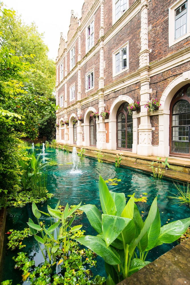 Safestay London Kensington Holland Park 25/27