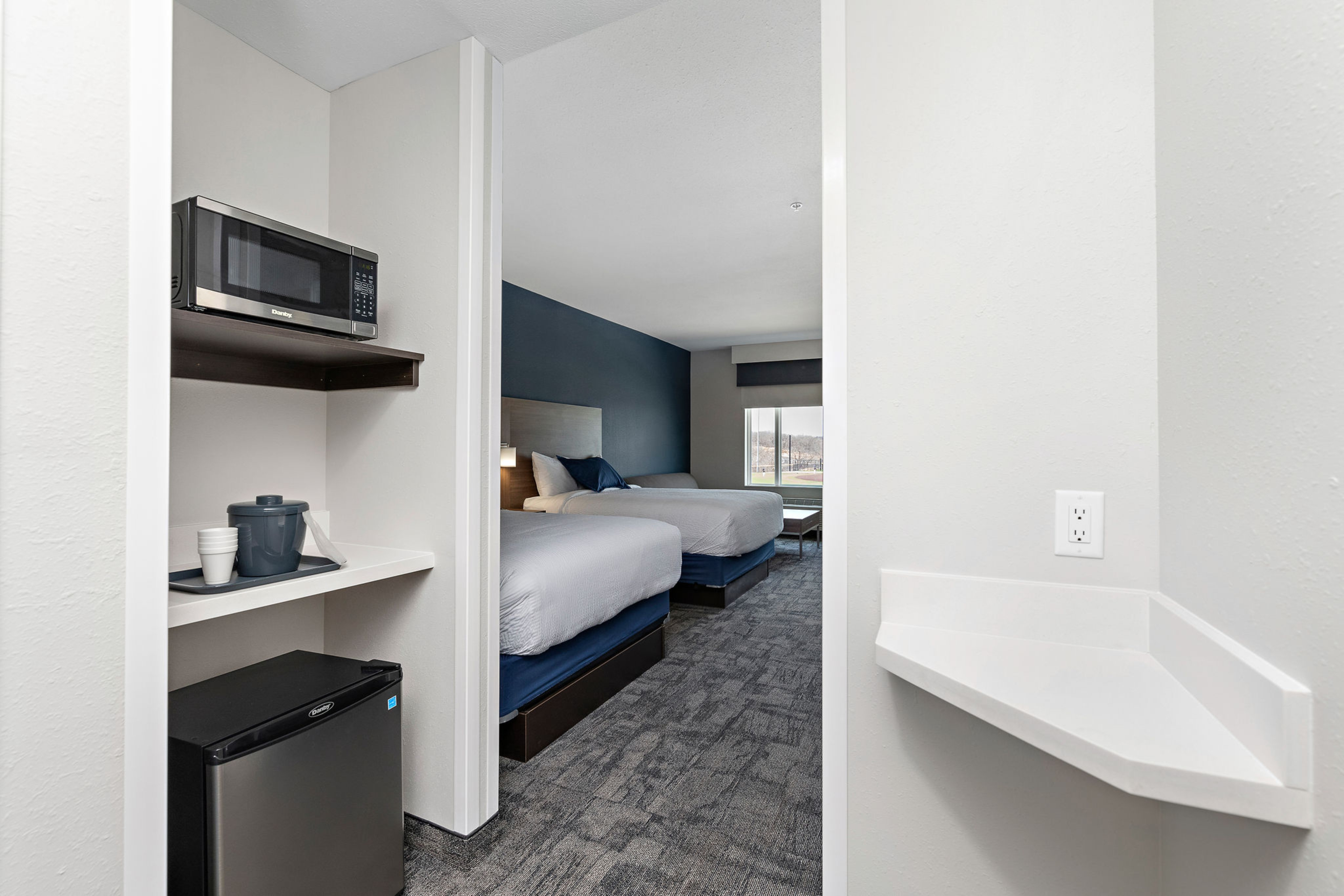 Suite, 2 Queen Beds, Ballpark View
