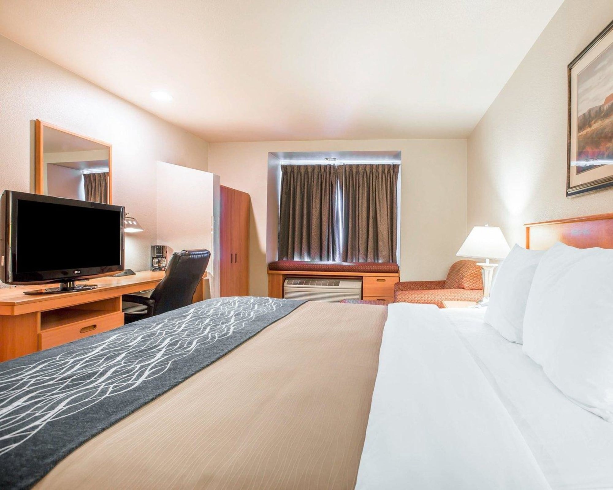 غرفة قياسية بسرير كينج، Comfort Inn & Suites Salinas City Center Area 8/10