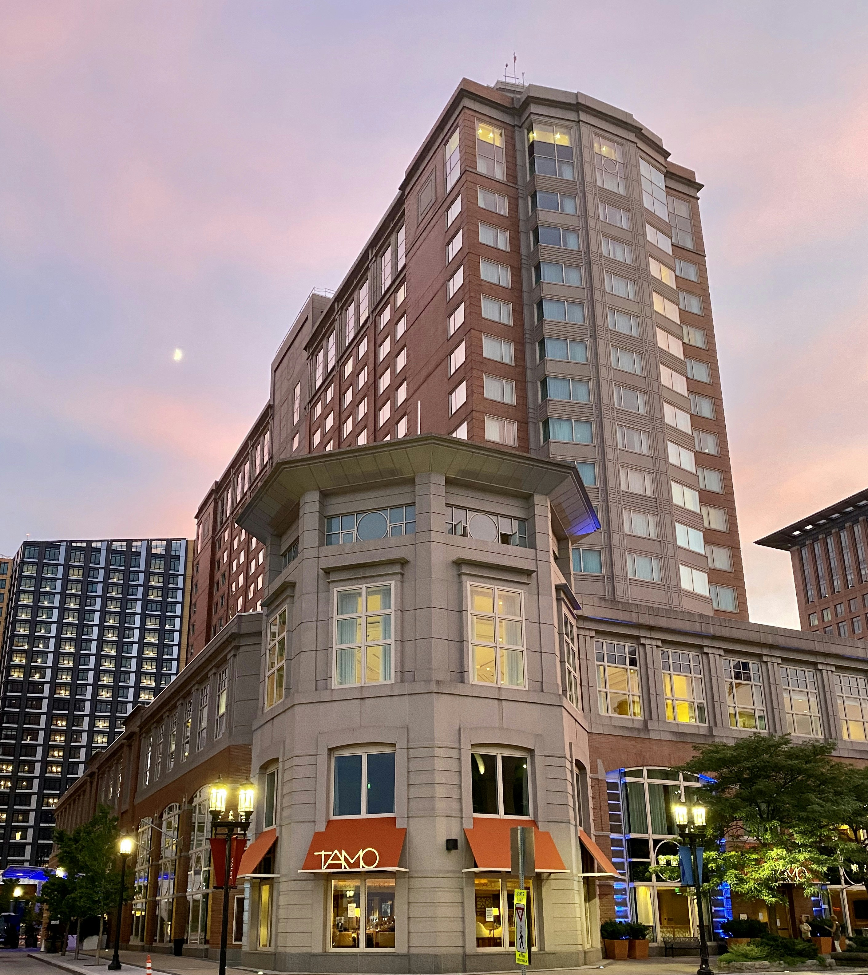 Seaport Hotel 2/46