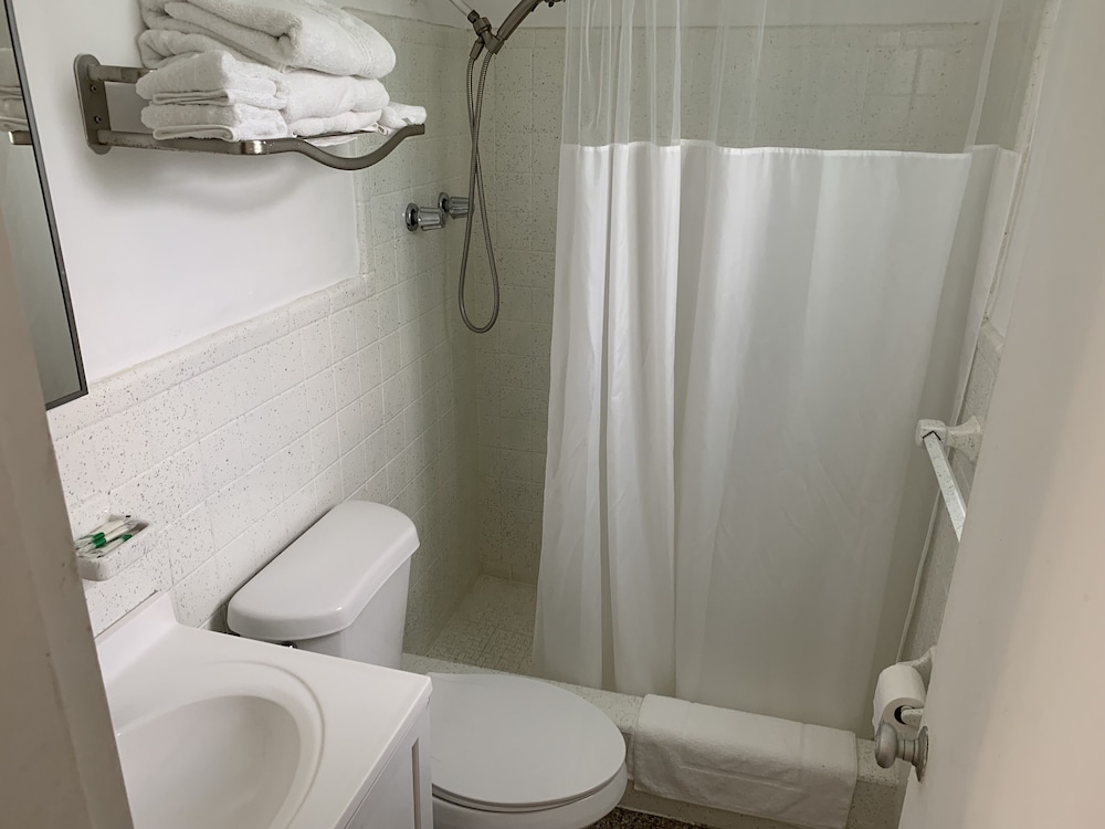 Tiana Beach Inn 48/48