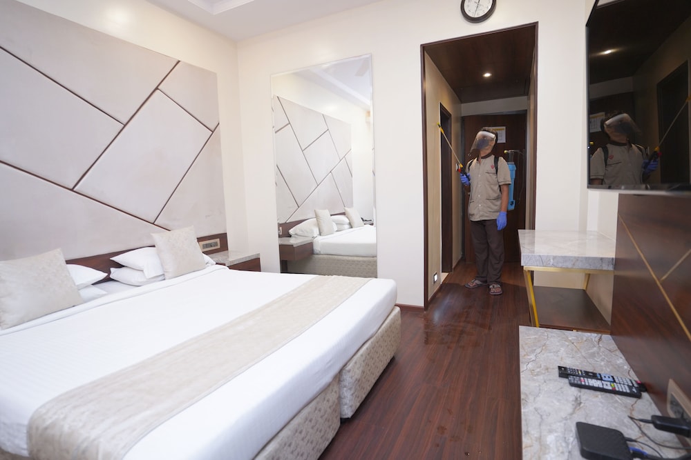Hotel Kohinoor Park 12/31