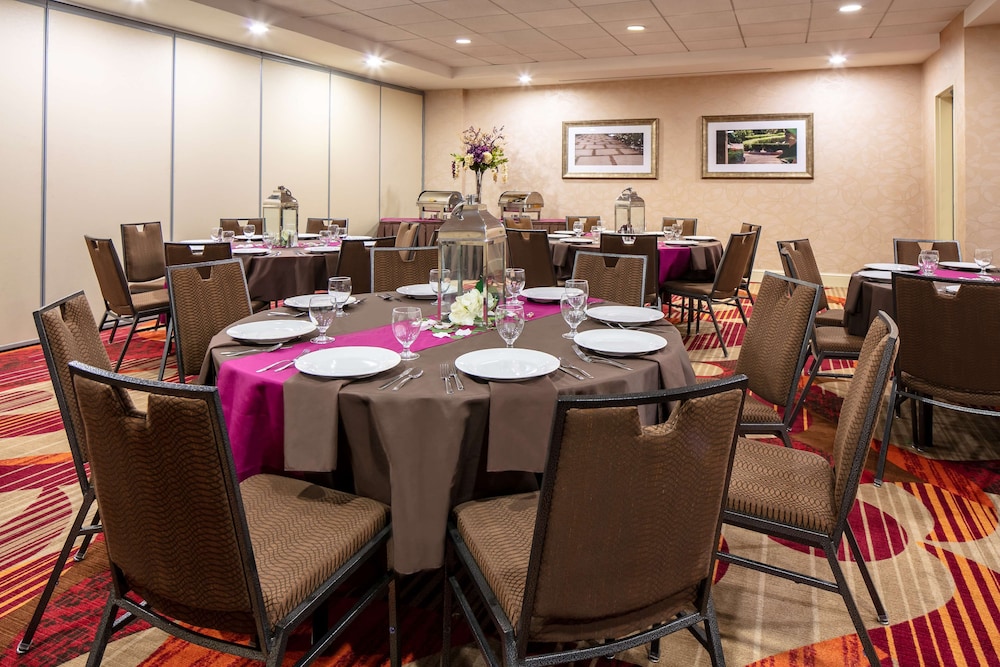 Hilton Garden Inn Omaha West 32/54