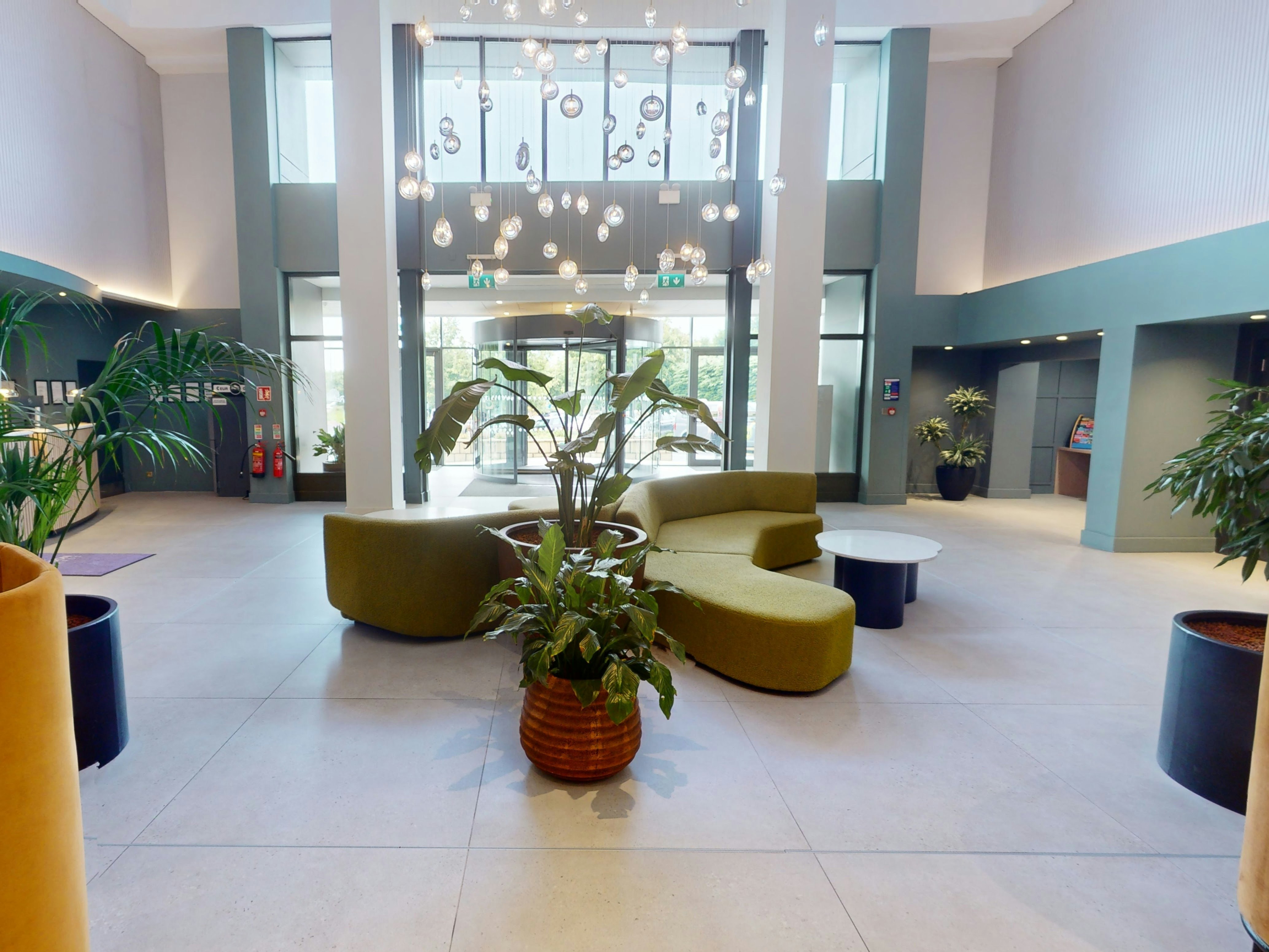 Clayton Hotel Dublin Airport Central 42/72
