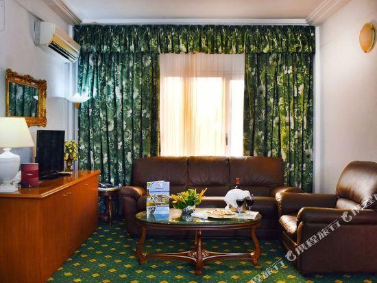 Splendid Hotel 8/10