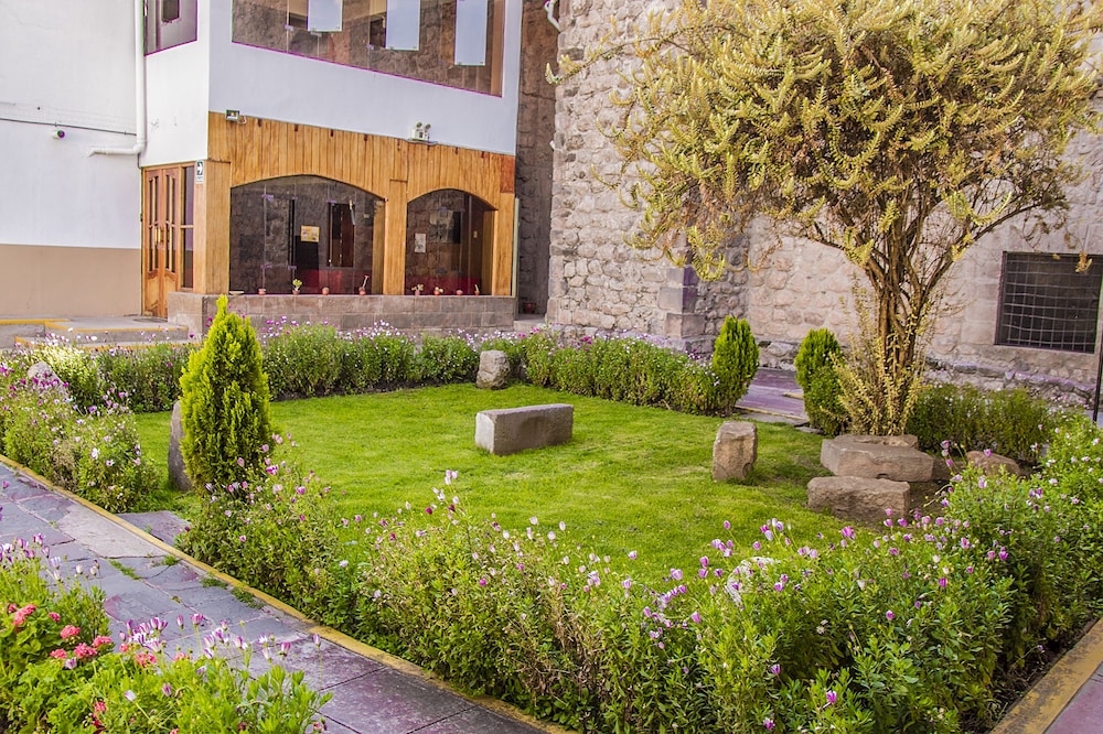 Monasterio San Pedro 65/70