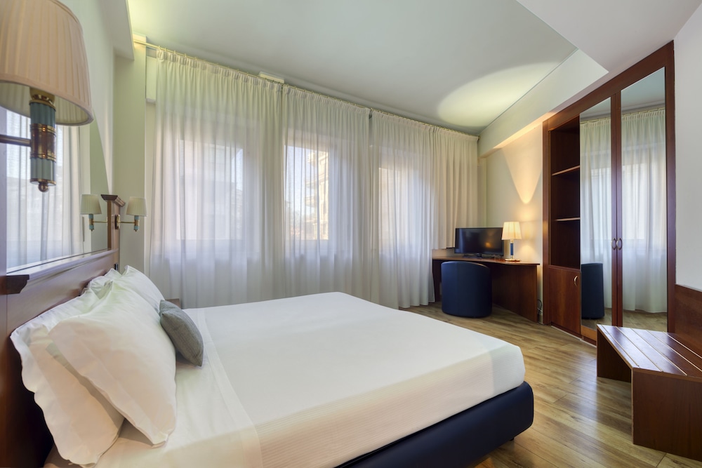 Hotel Carlton 20/62