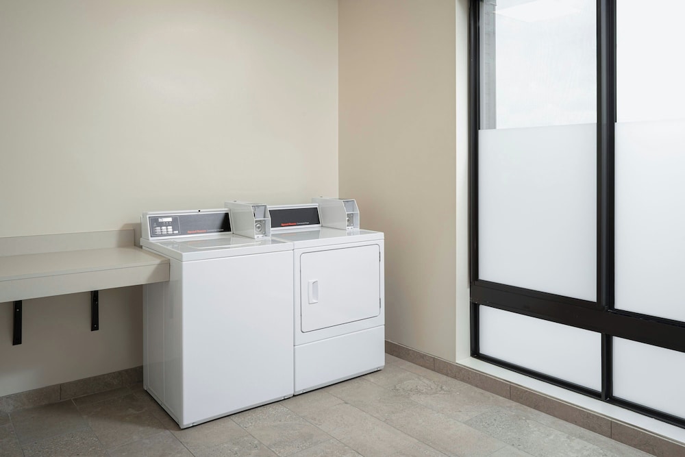 Courtyard by Marriott Cleveland TN 3/32