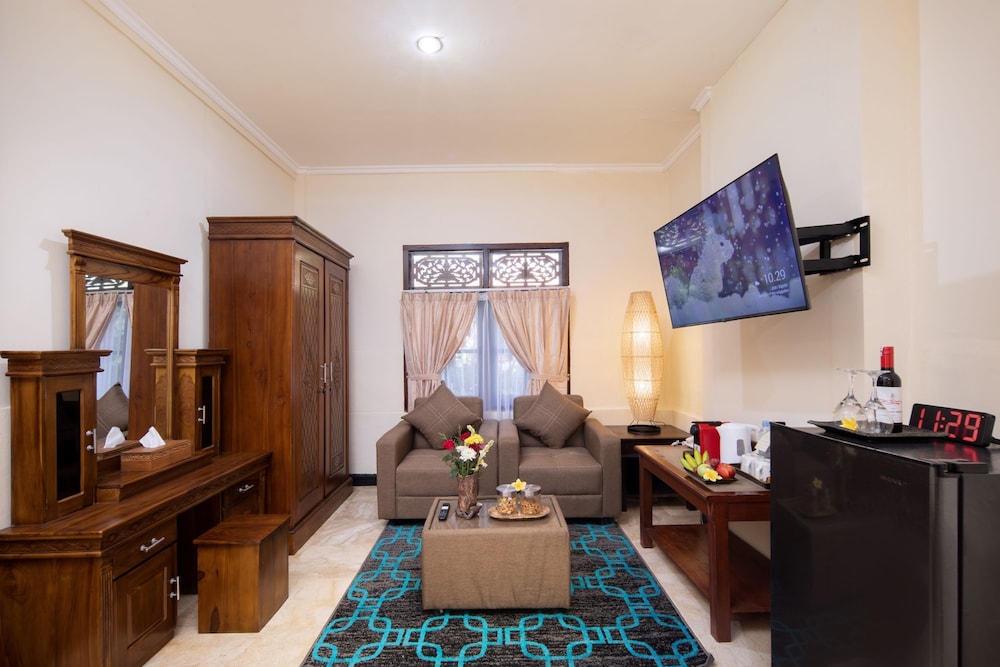 Royal Hotel and Villa Bali 24/48