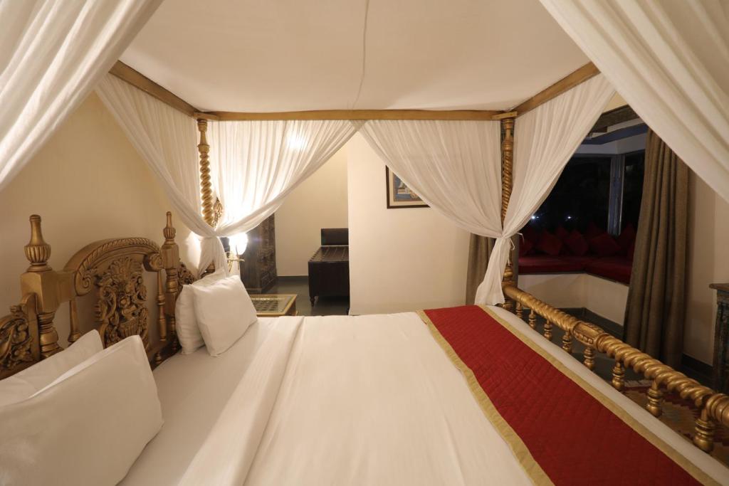 Retreat, Suite