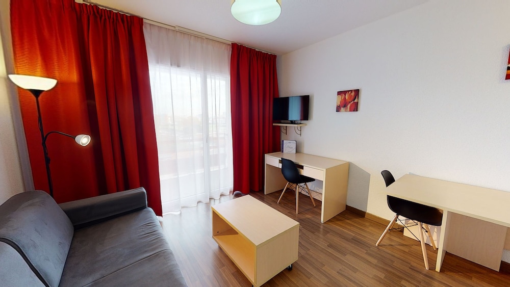 Alezan Hotel & Residence 37/71
