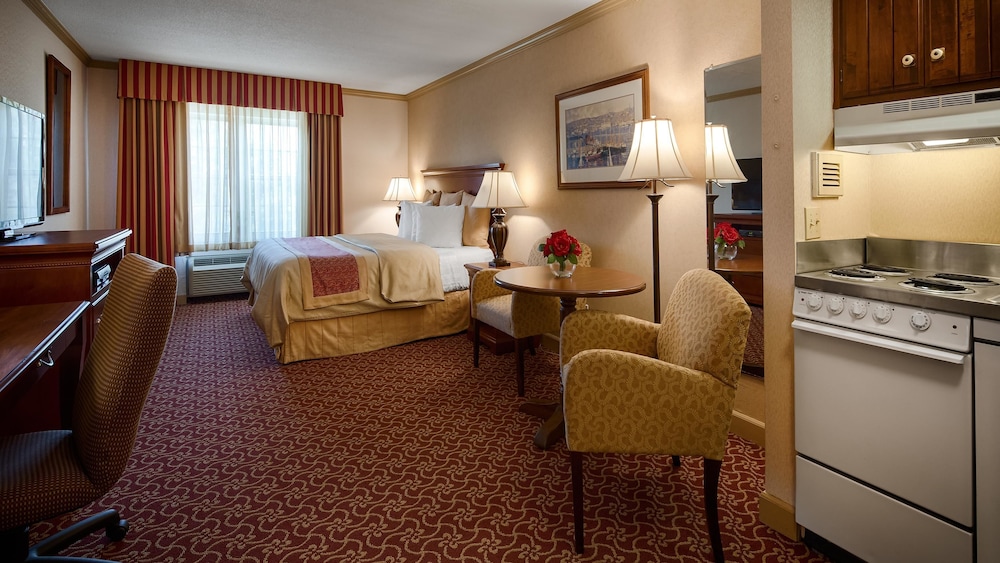 Best Western Plus Morristown Inn 31/40
