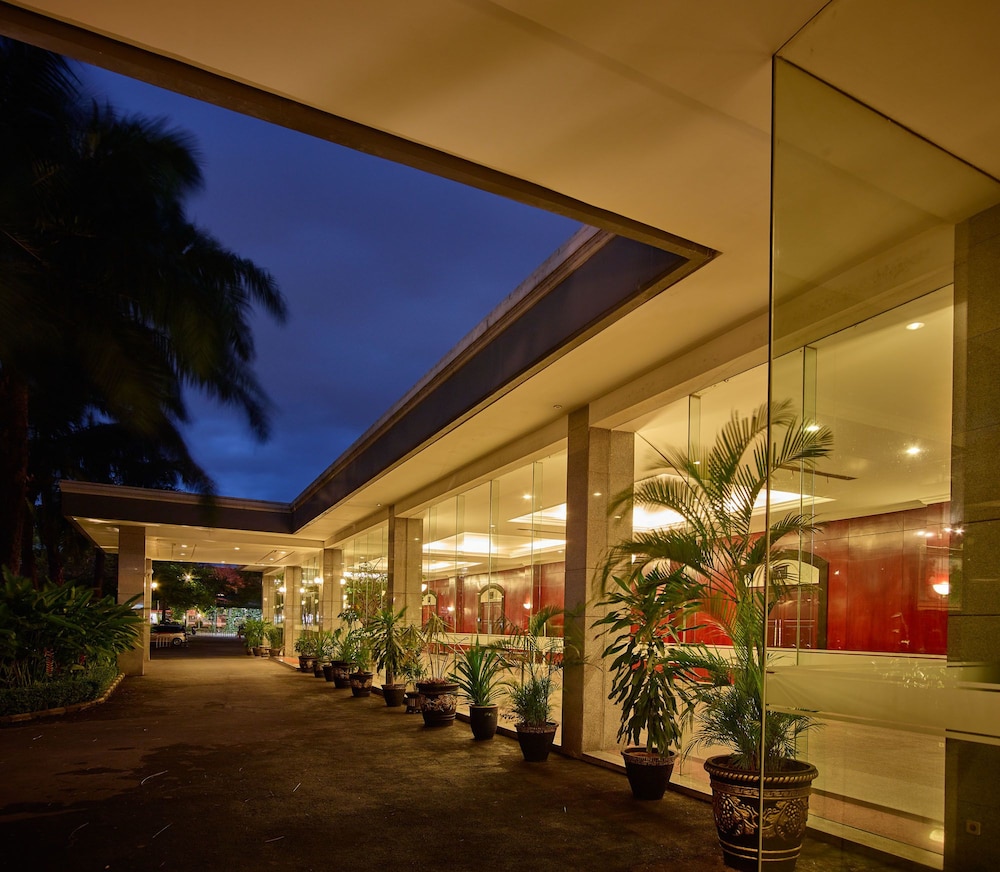 Aston Cimone Hotel & Convention Center 11/73