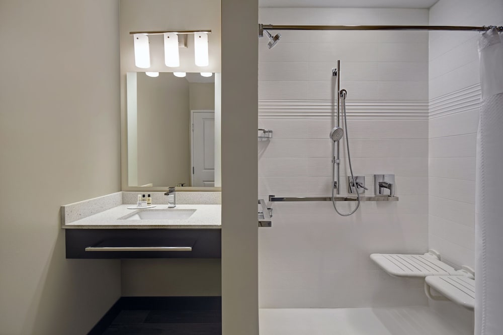 TownePlace Suites by Marriott Grand Rapids Wyoming 28/31