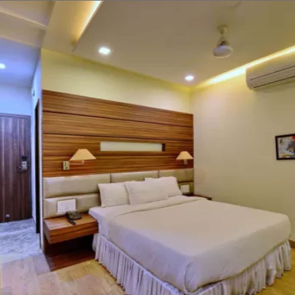 Hotel Mahendra 23/44