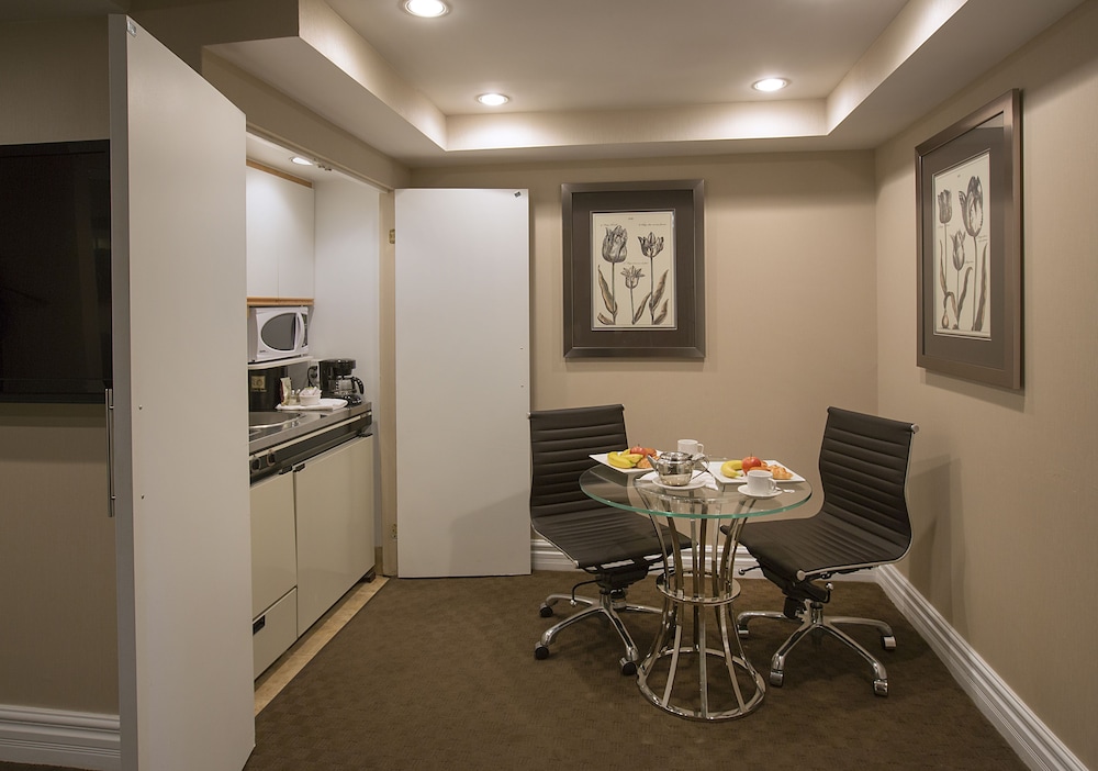 Le Cantlie Suites Hotel 49/56