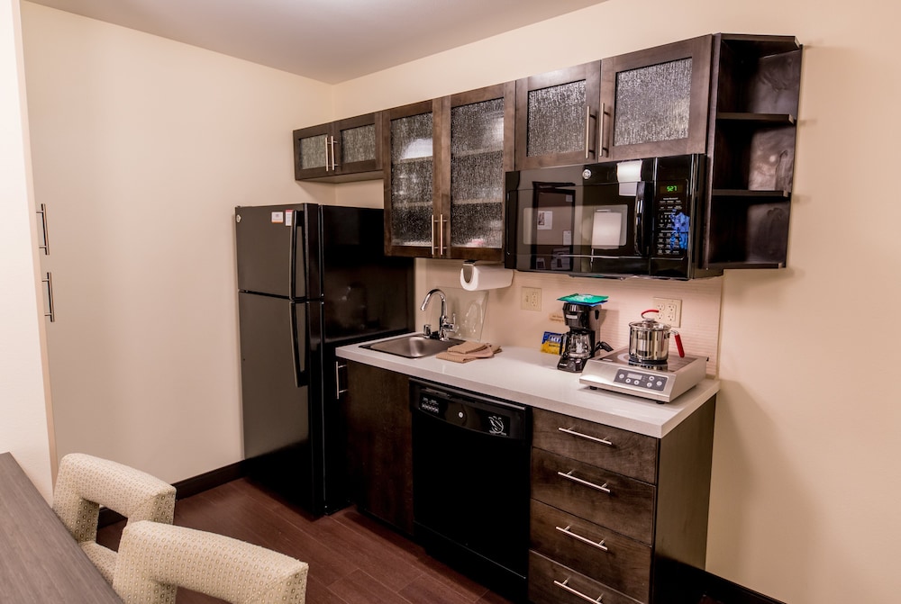 Candlewood Suites FAIRBANKS 53/79