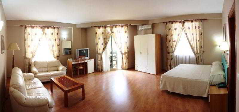 Arvi Hotel 9/17