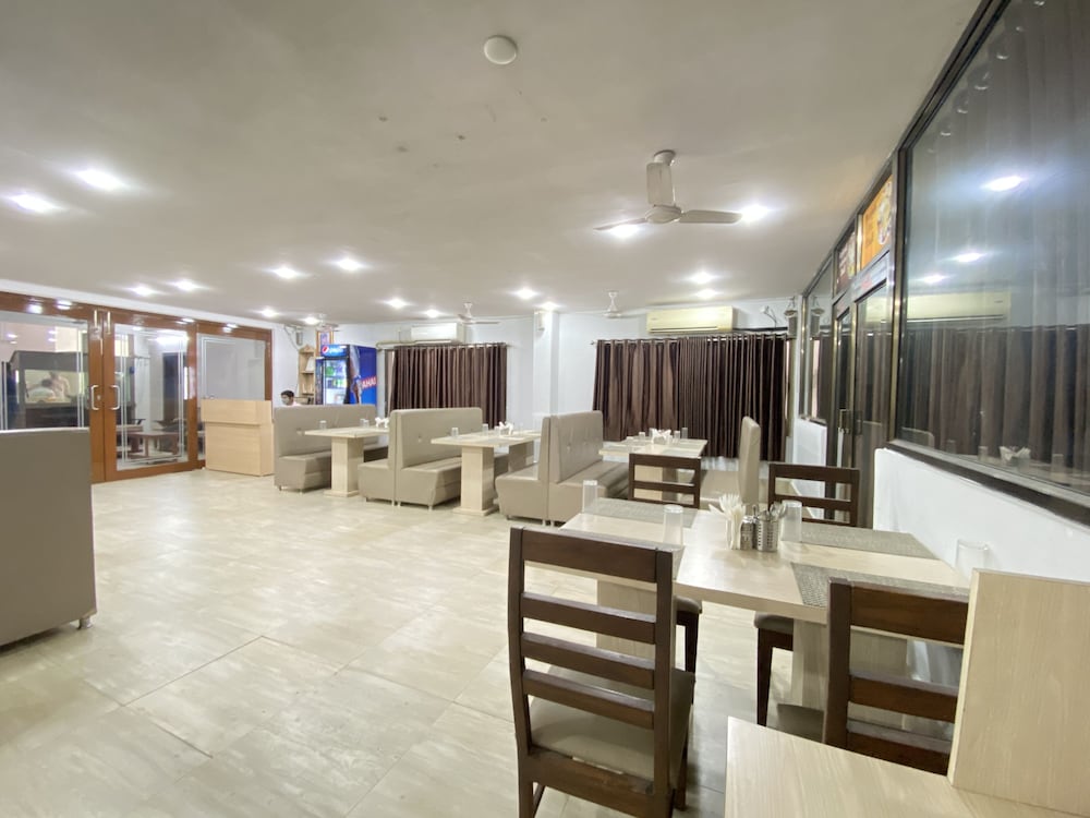 Hotel Gomti 32/40