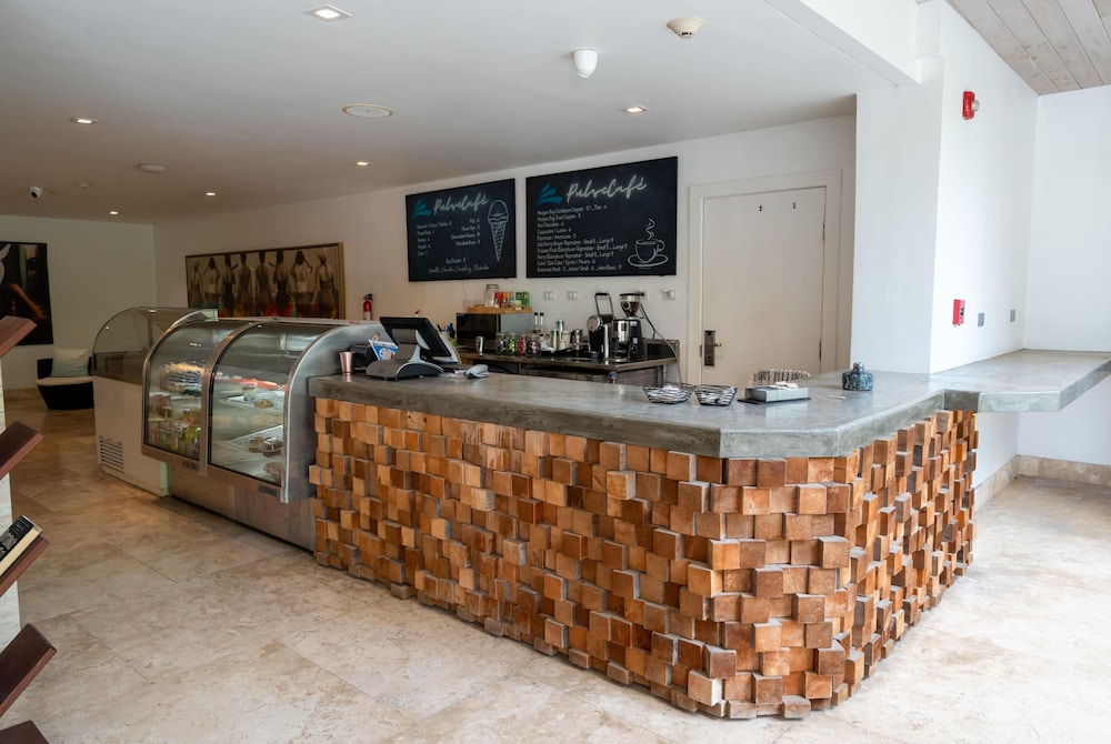 Hodges Bay Resort & Spa, an HQ Luxury Resort & Residences 10/67