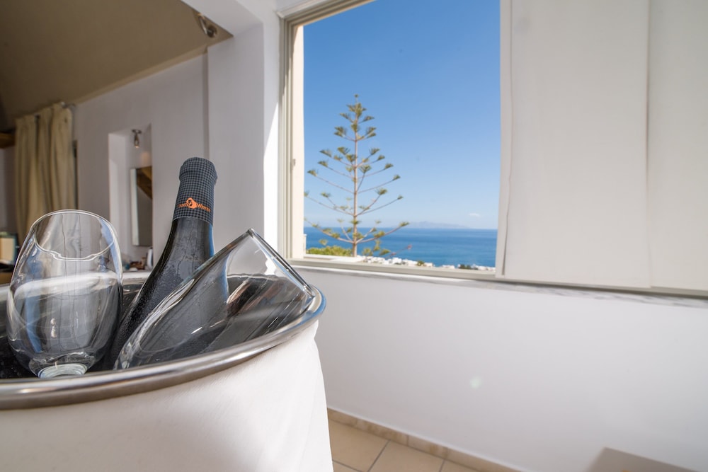 Antinea Suites and Spa 75/75