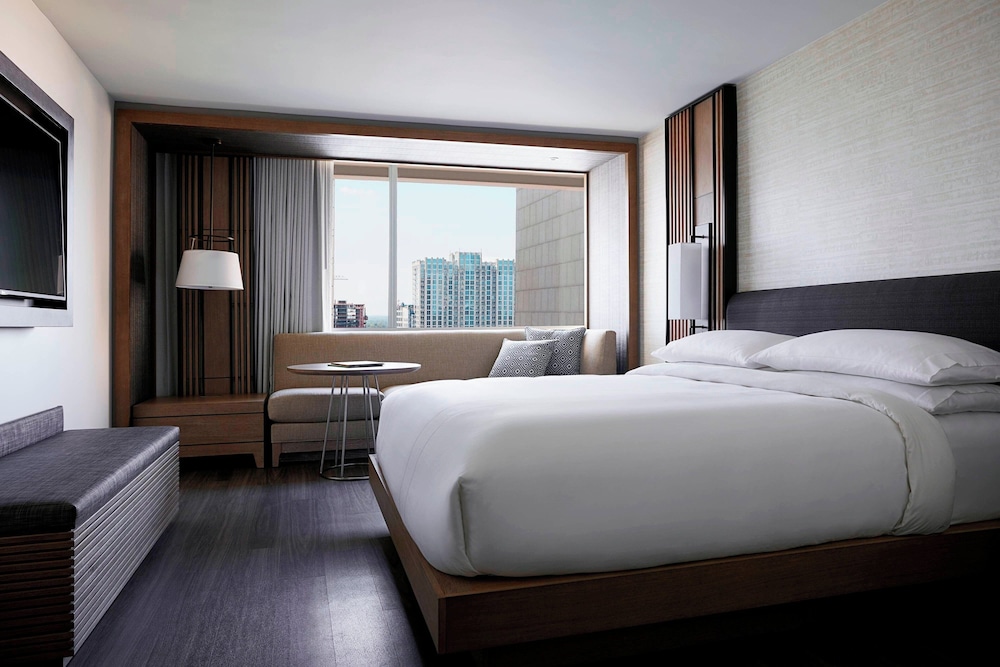 Concierge, Club, King Bed