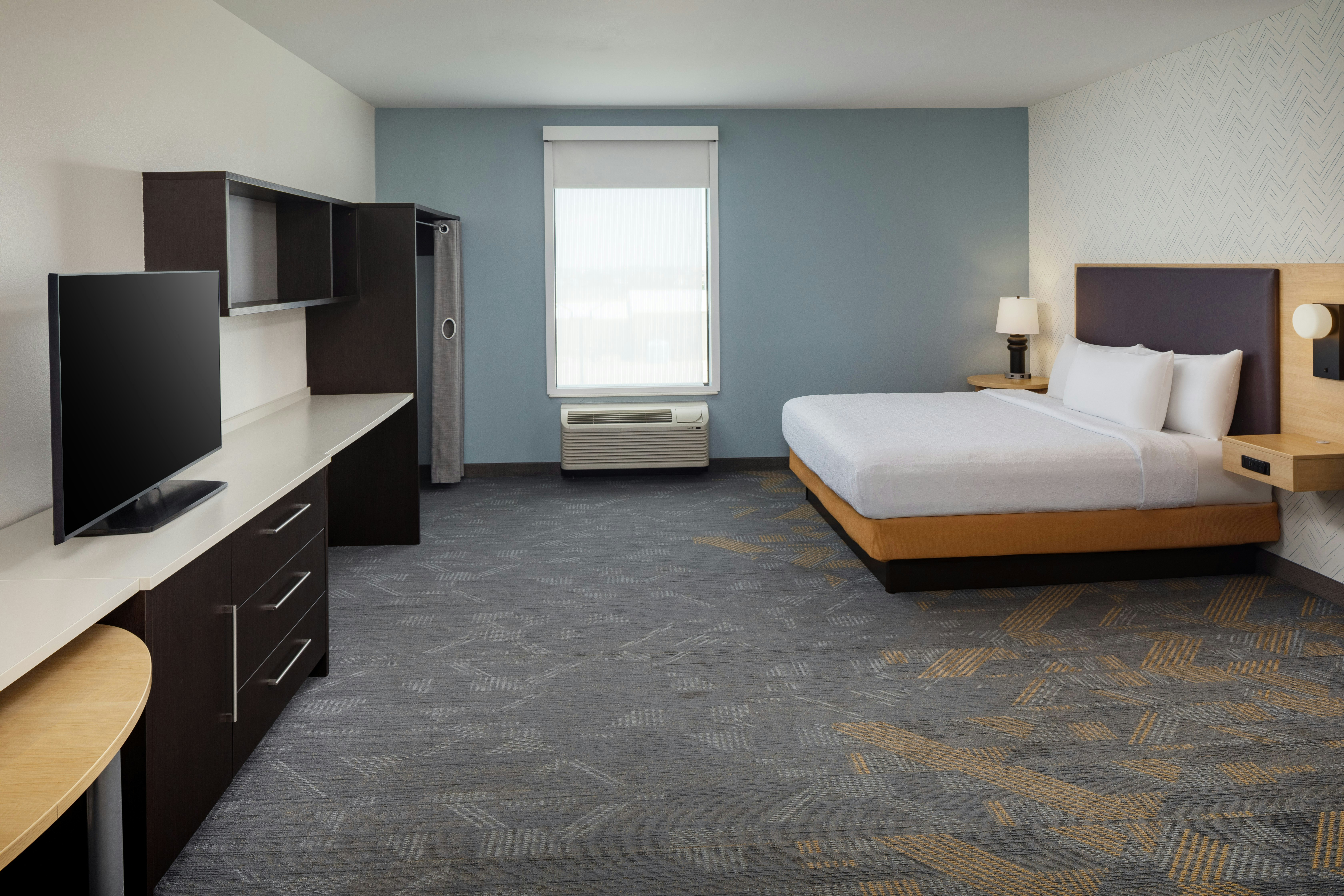 STUDIO, KING BED, ACCESSIBLE