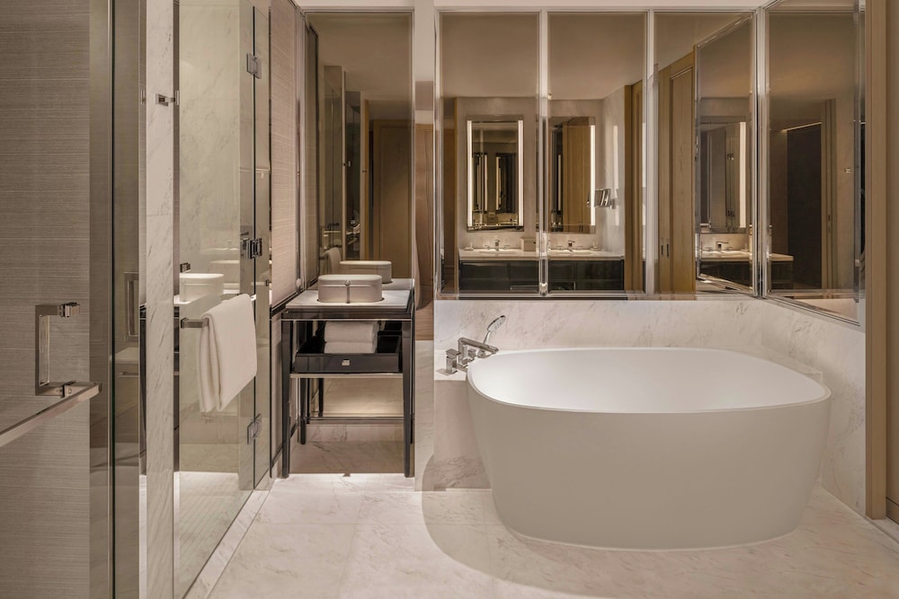The Ritz-Carlton, Bangkok 44/45